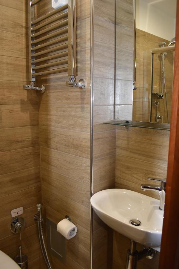 B&B Studio 162 Bari Bagian luar foto