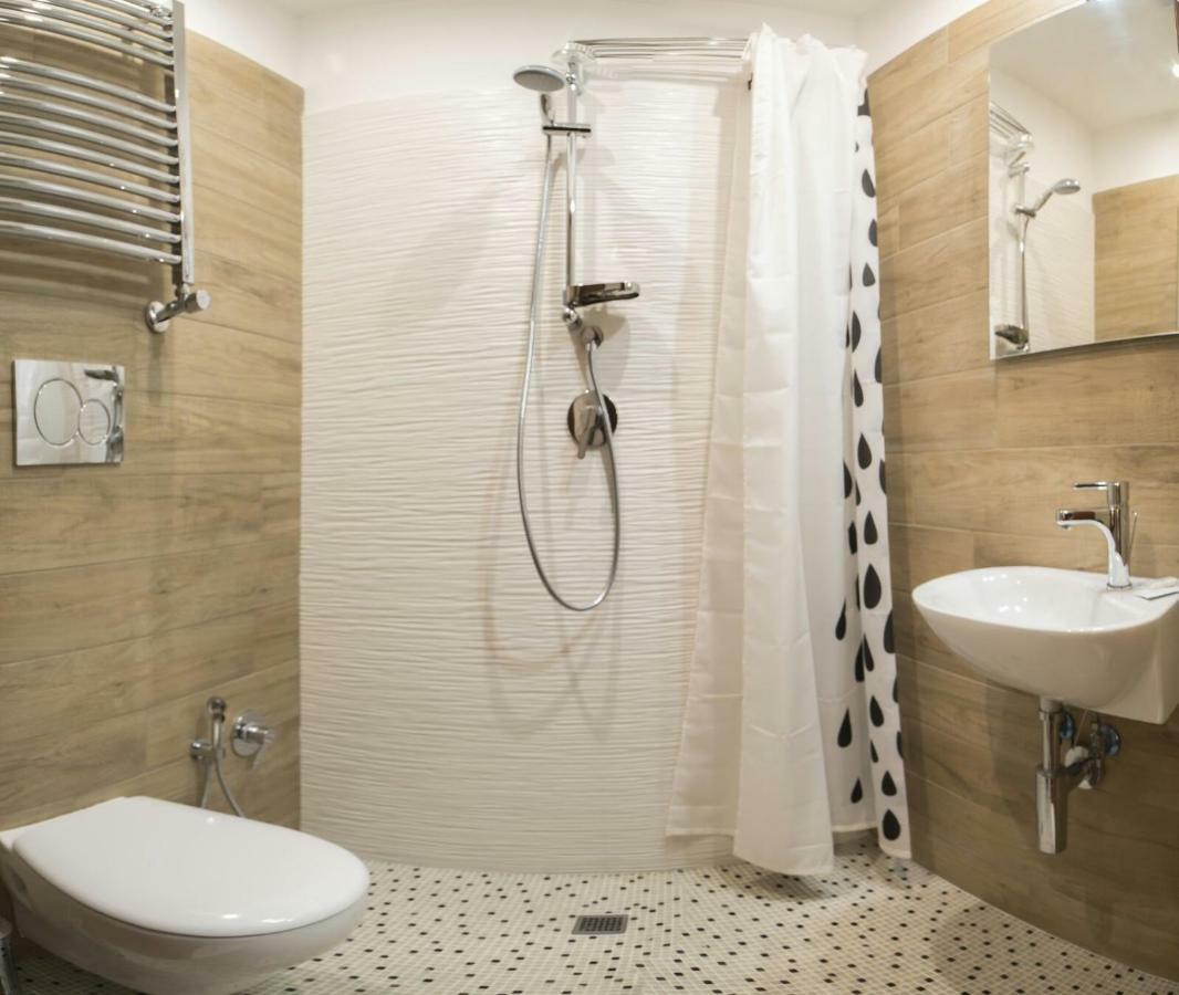 B&B Studio 162 Bari Bagian luar foto