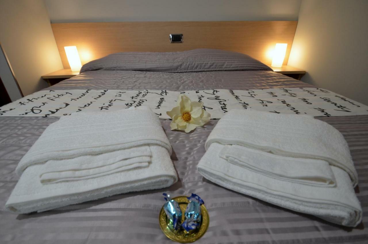 B&B Studio 162 Bari Bagian luar foto