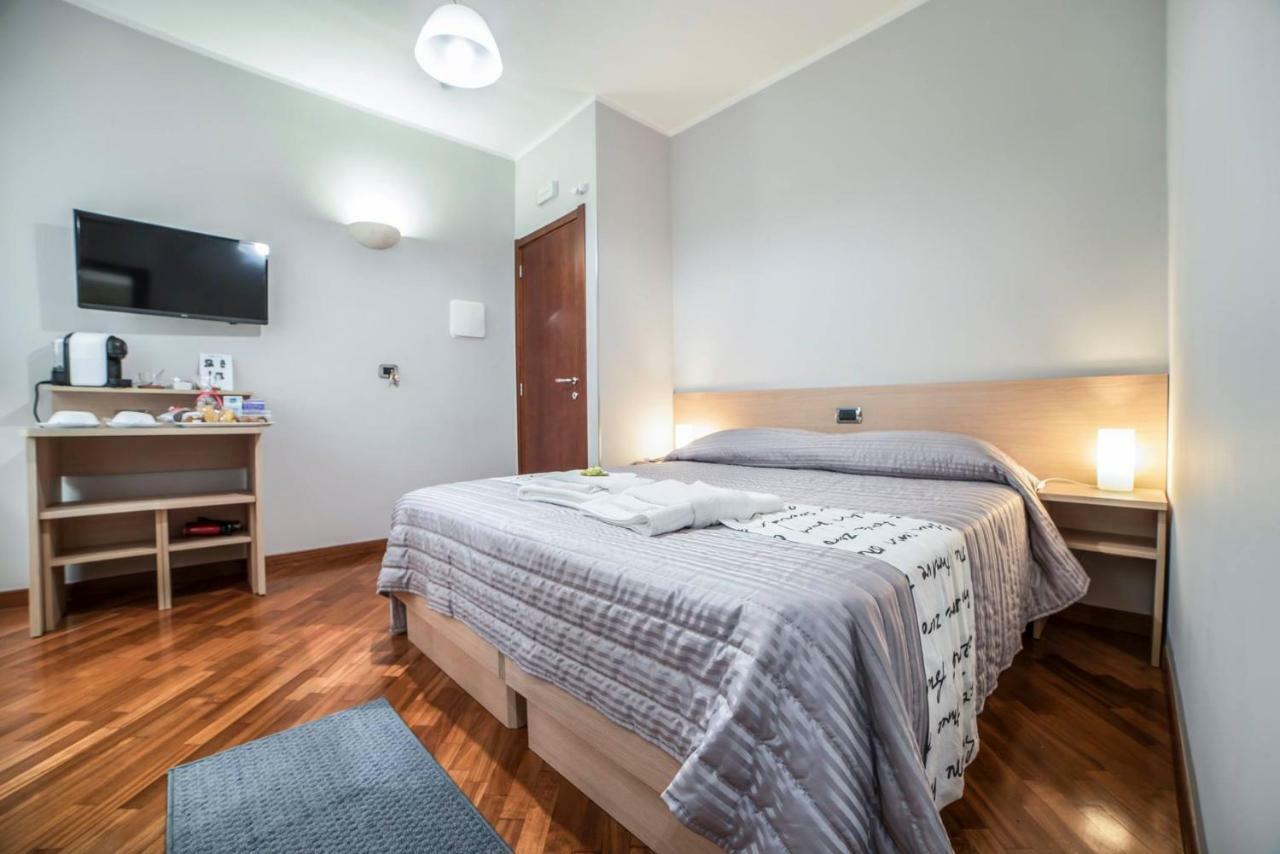 B&B Studio 162 Bari Bagian luar foto
